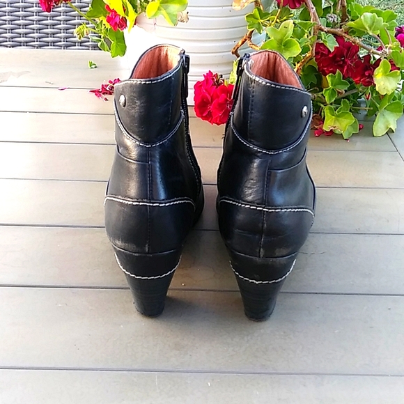 Pikolinos booties - Picture 3 of 10